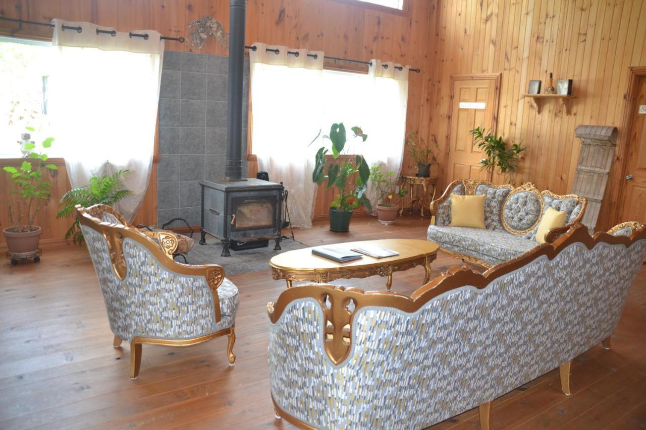 Auberge Papillon Lune Richmond Ngoại thất bức ảnh